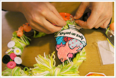 ワッペンをつける中田さん